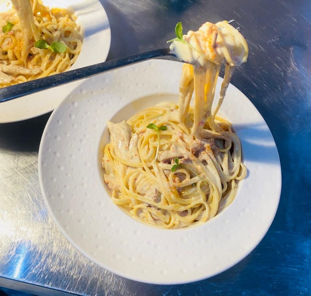 Fettuccine Alfredo Pasta